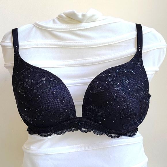 Victoria's Secret Lace Bra - Picture 2 of 5